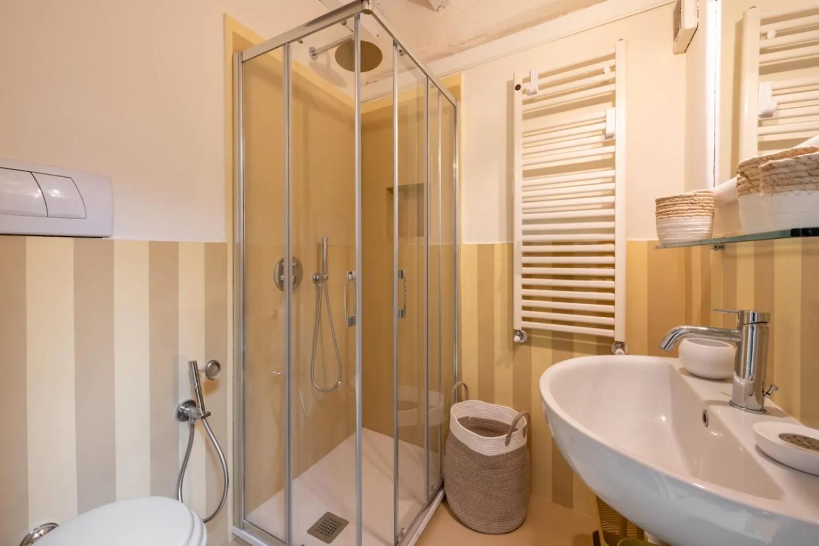 Navigli Authentic Charm In A Historic Milan Home Italien